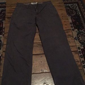Mountain khakis original mountain pant. Size 33x32